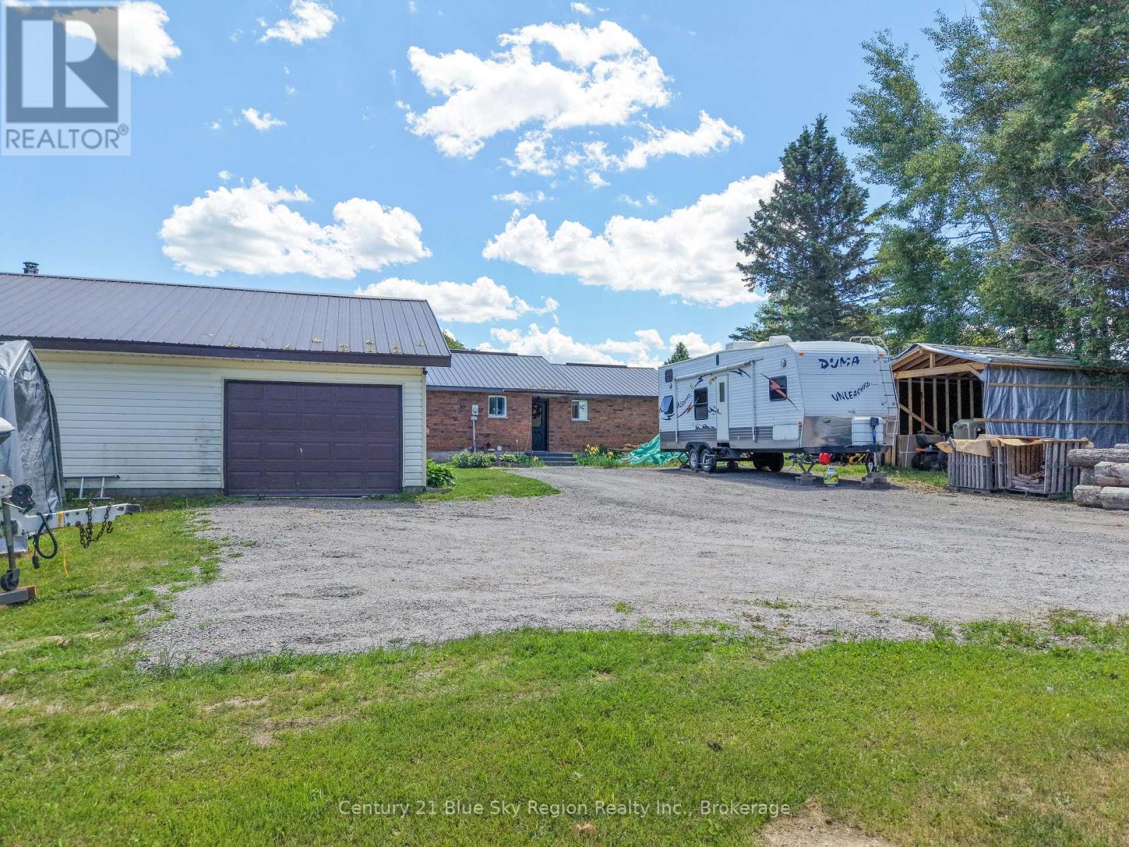 747 DERLAND ROAD - 35