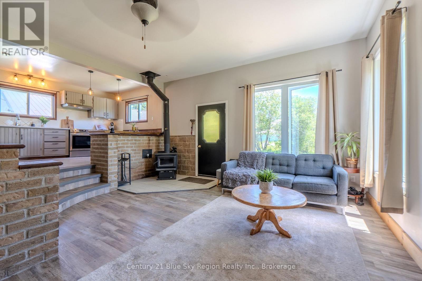 747 DERLAND ROAD - 7