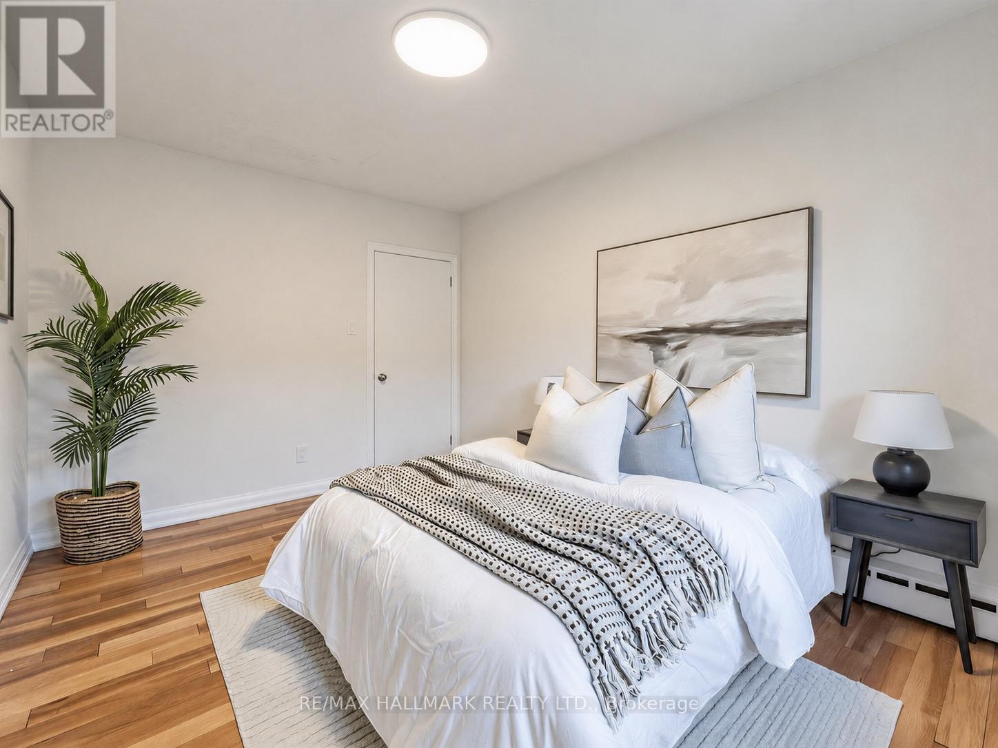 8 TUFTON CRESCENT - 14