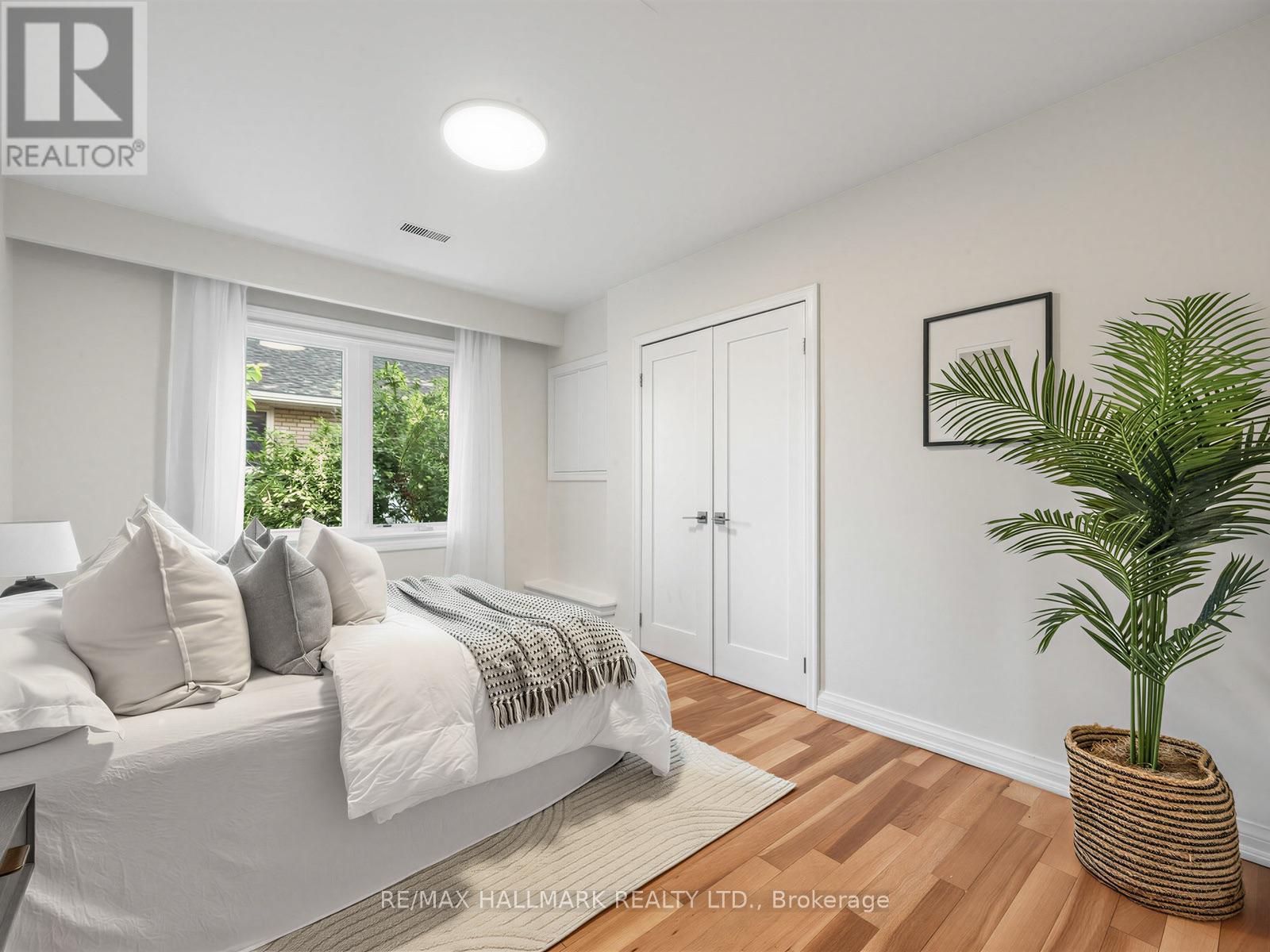 8 TUFTON CRESCENT - 15