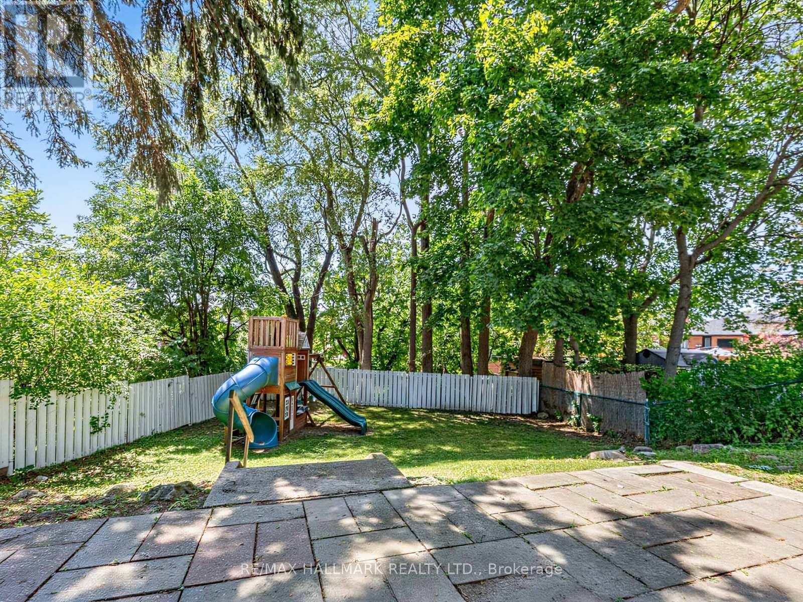 8 TUFTON CRESCENT - 29
