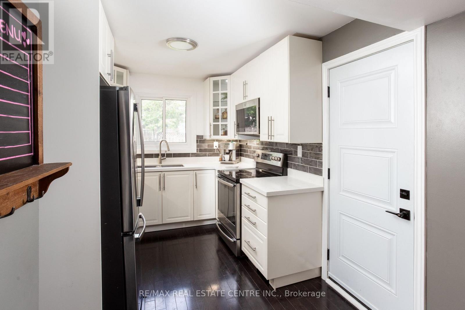289 ARCHDEKIN DRIVE - 16