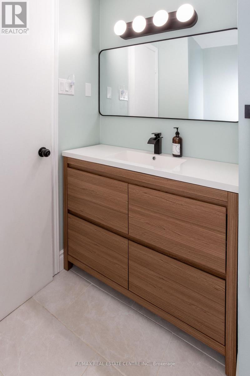 289 ARCHDEKIN DRIVE - 25