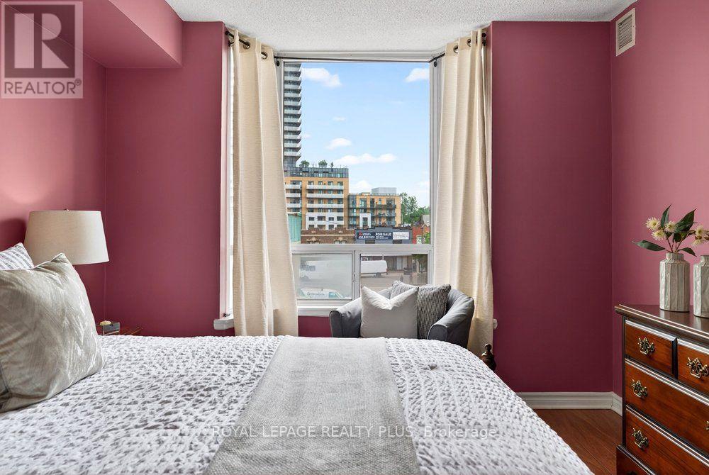 #412 2088 LAWRENCE AVENUE W - 18