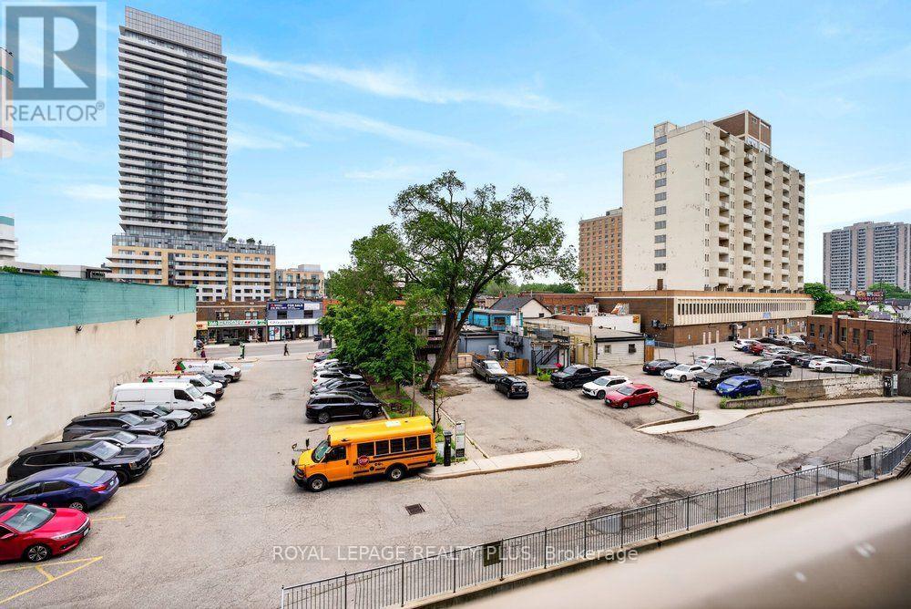#412 2088 LAWRENCE AVENUE W - 27