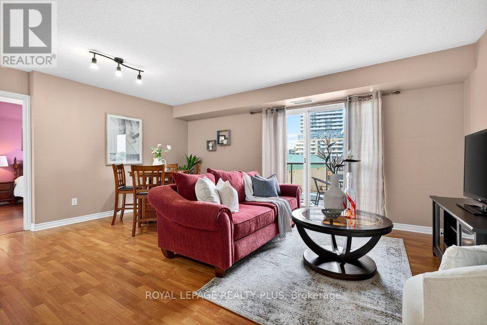 #412 2088 LAWRENCE AVENUE W - 4