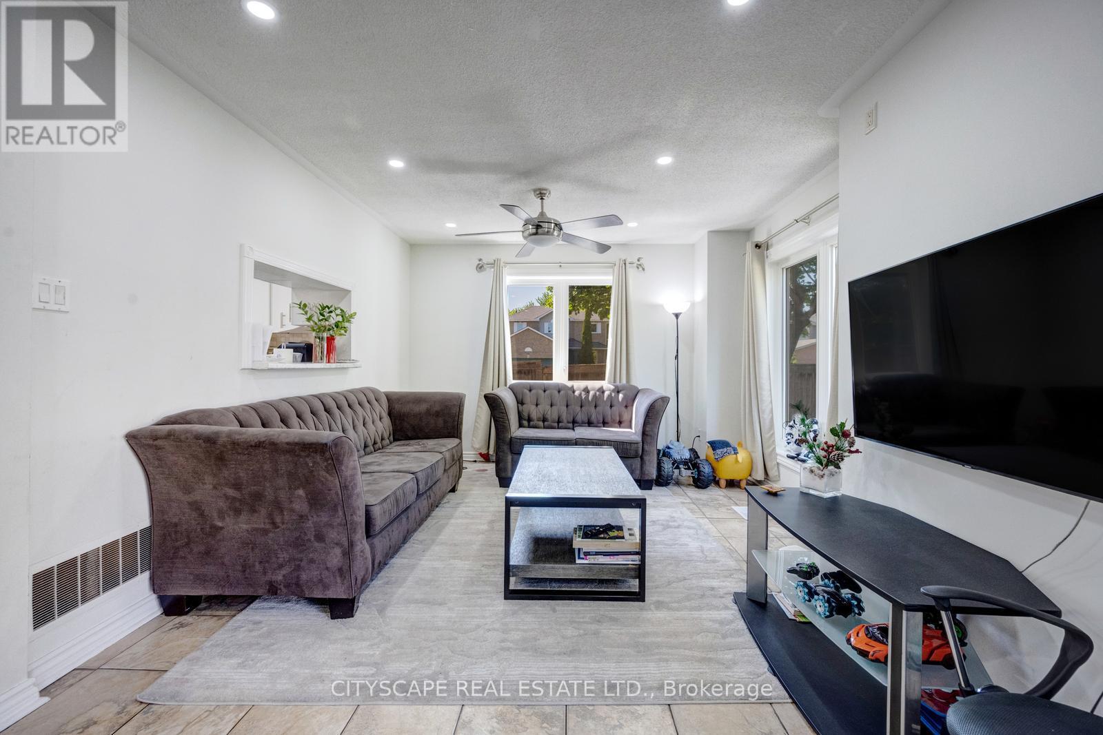 65 MULLIS CRESCENT - 10