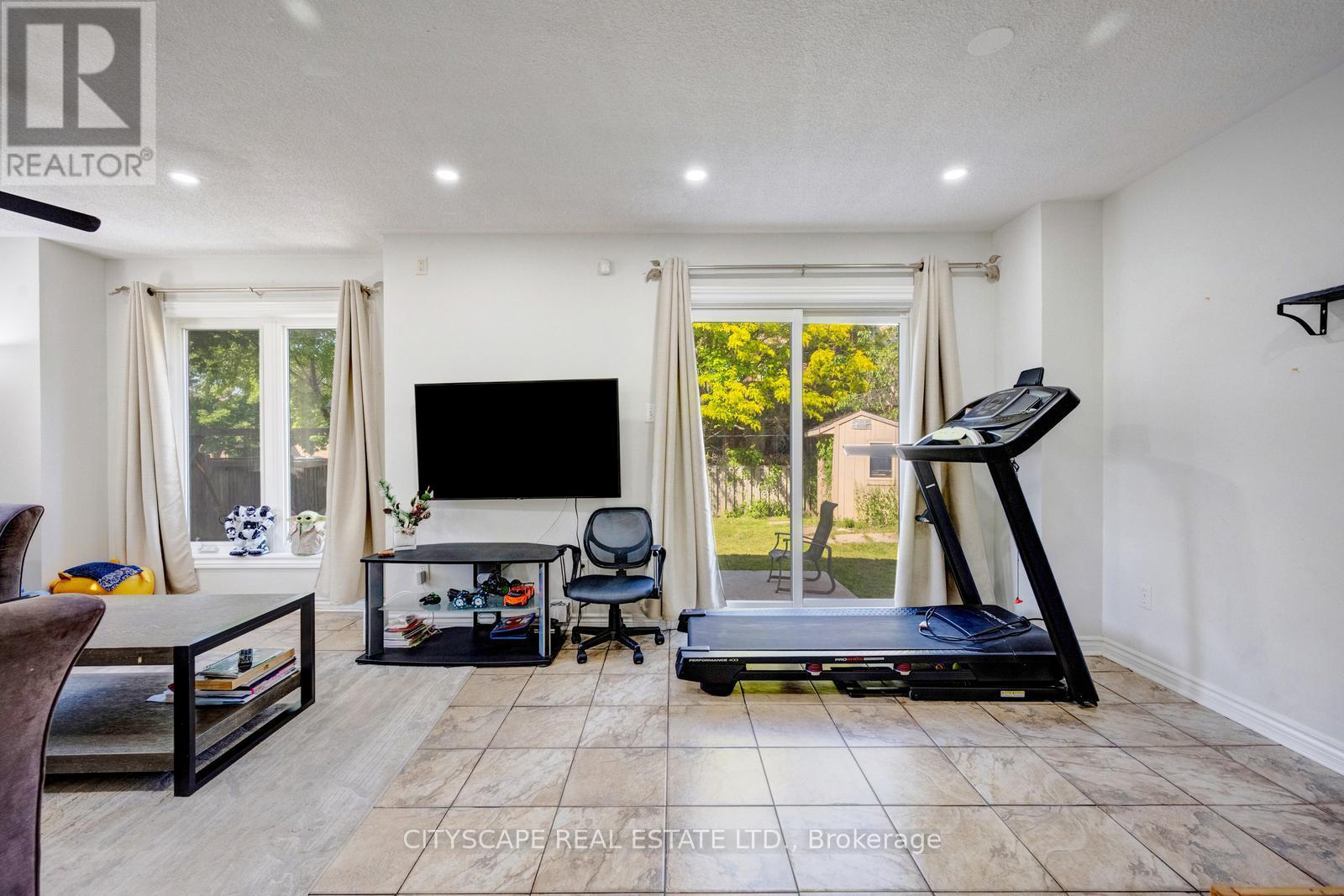 65 MULLIS CRESCENT - 15