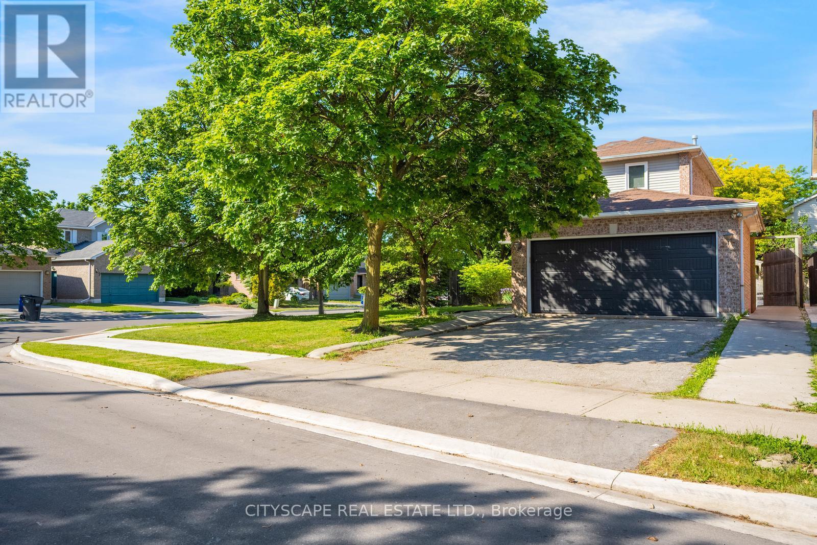 65 MULLIS CRESCENT - 2