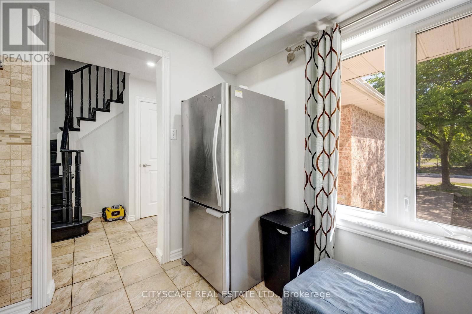 65 MULLIS CRESCENT - 20