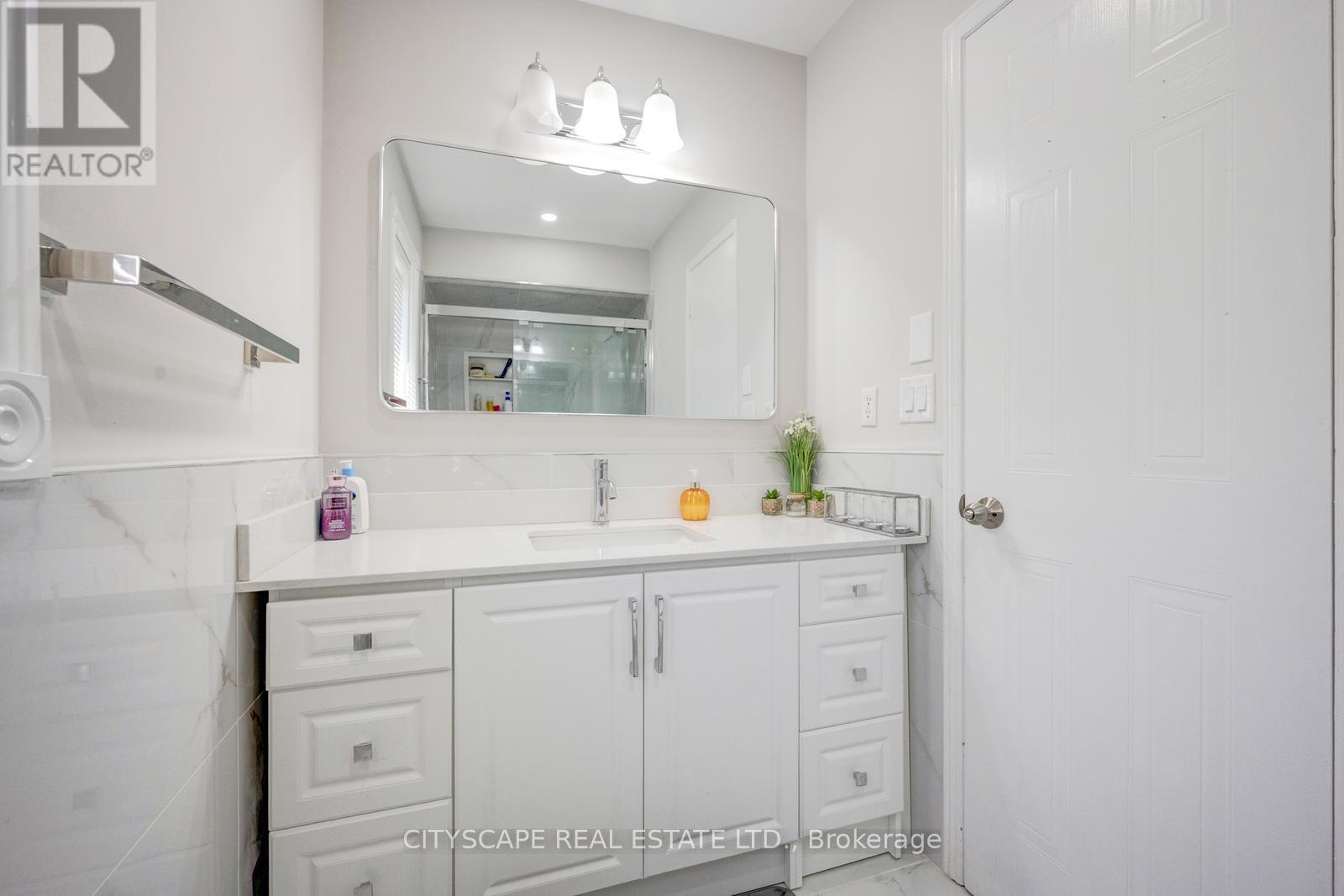 65 MULLIS CRESCENT - 21