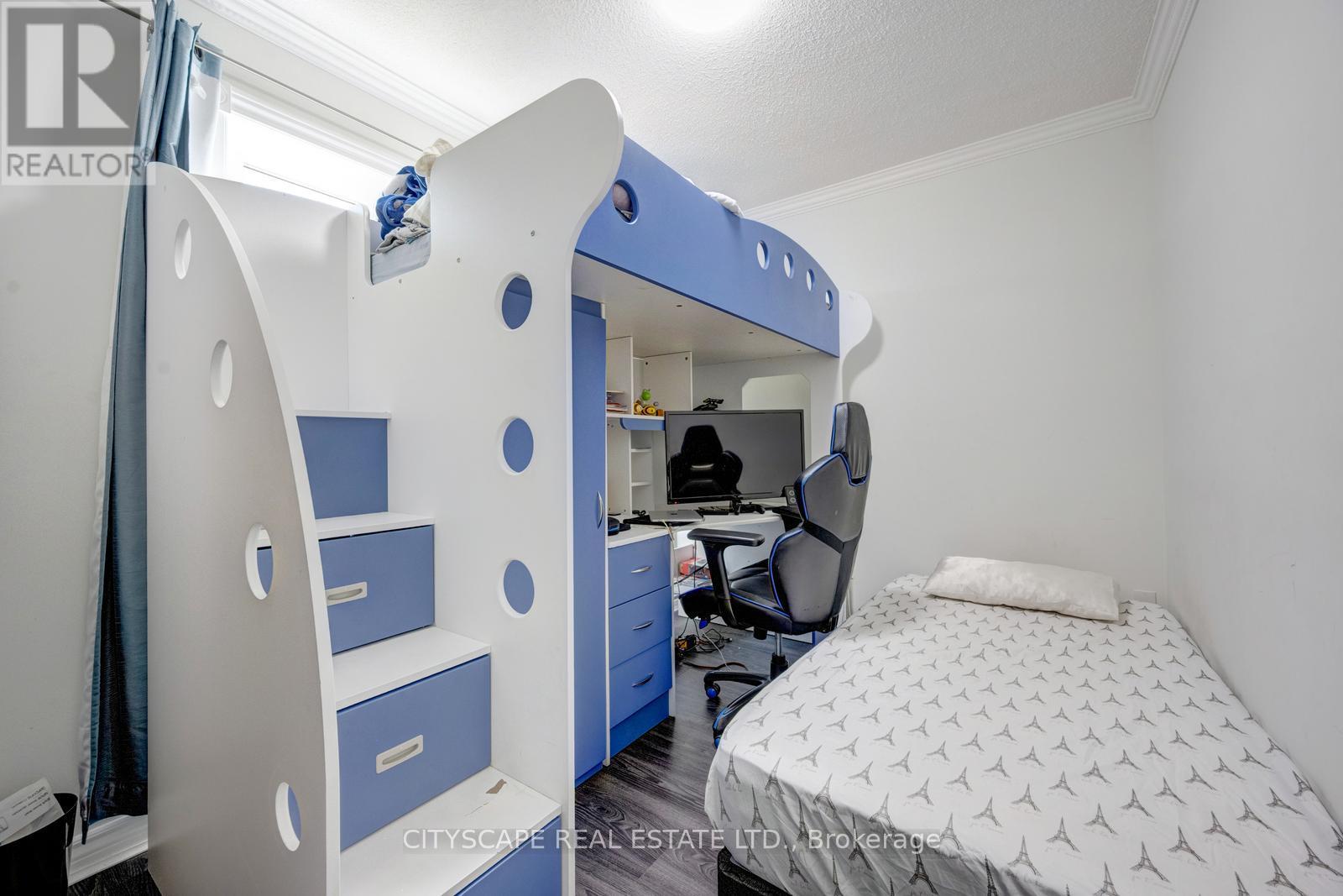 65 MULLIS CRESCENT - 25