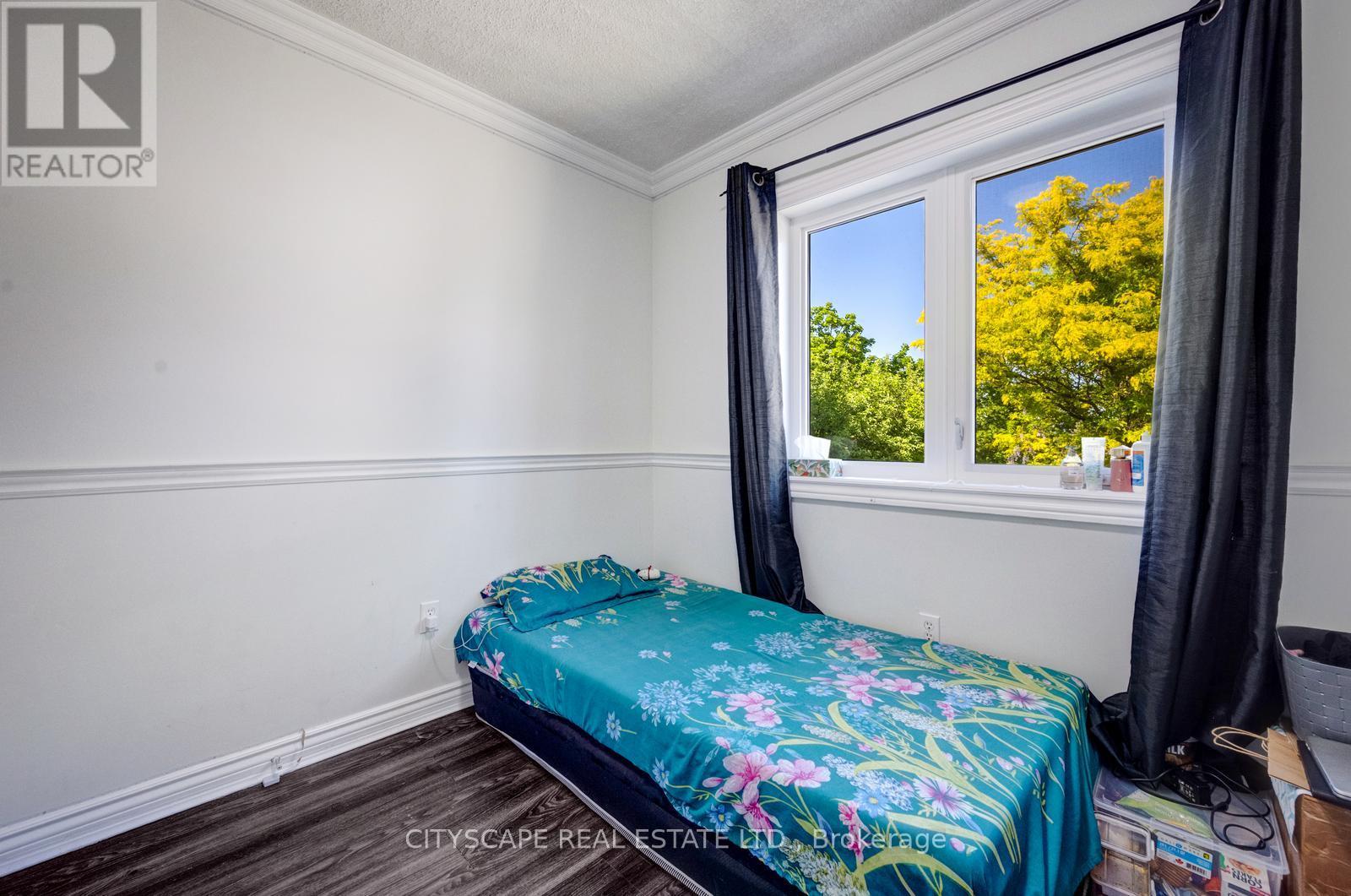65 MULLIS CRESCENT - 27