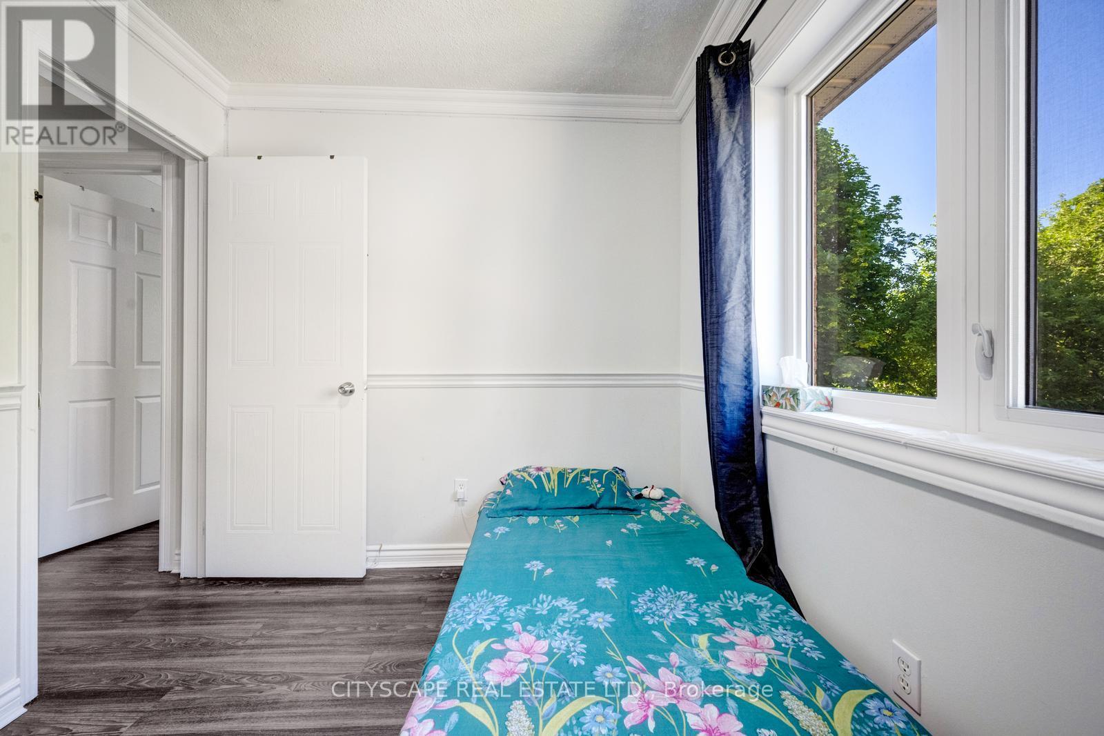 65 MULLIS CRESCENT - 28