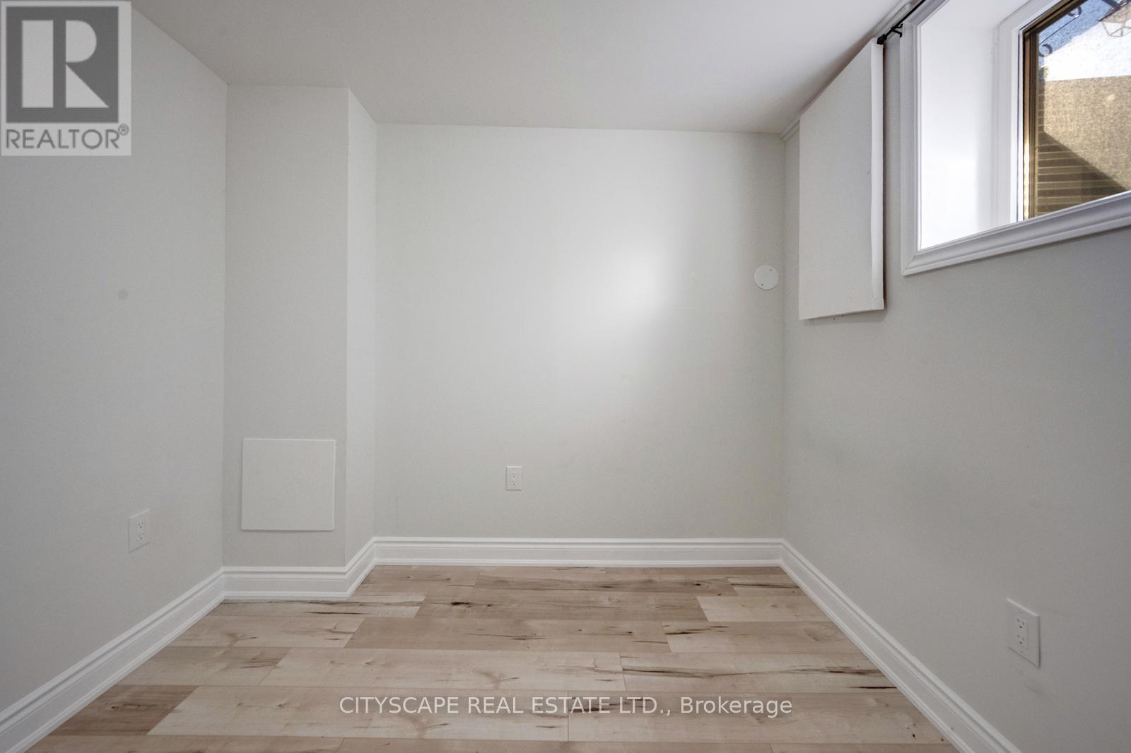 65 MULLIS CRESCENT - 31