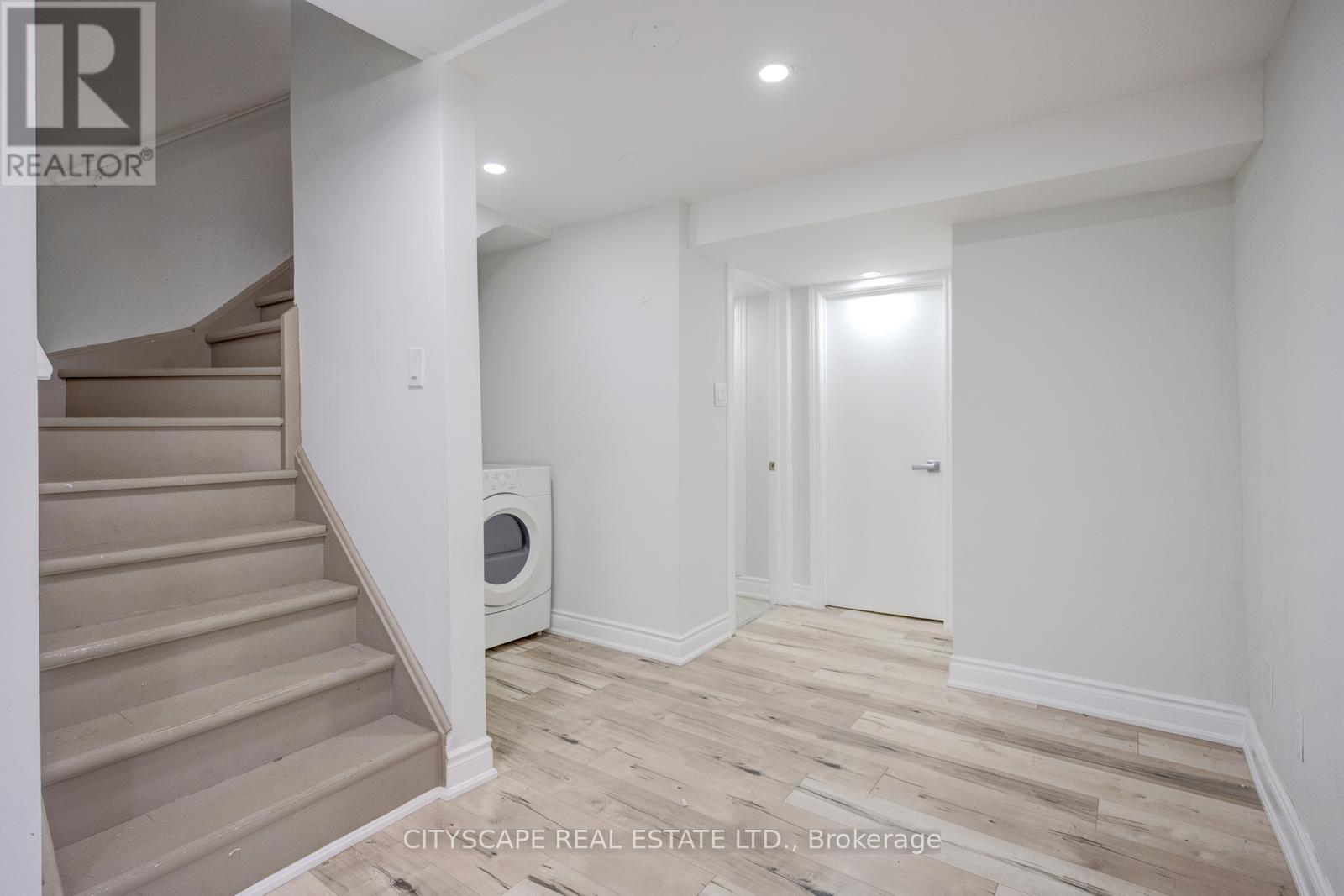 65 MULLIS CRESCENT - 38