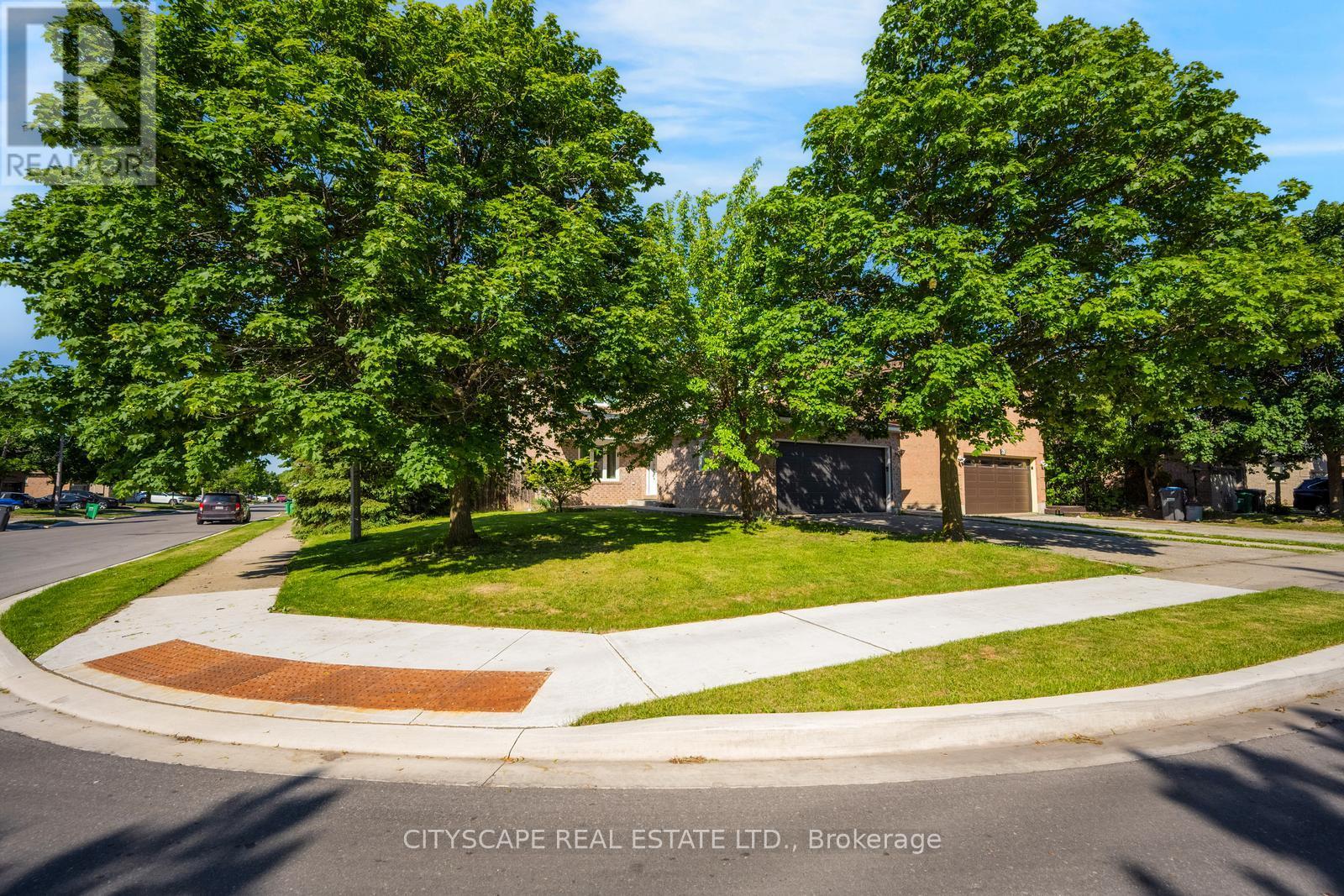 65 MULLIS CRESCENT - 4