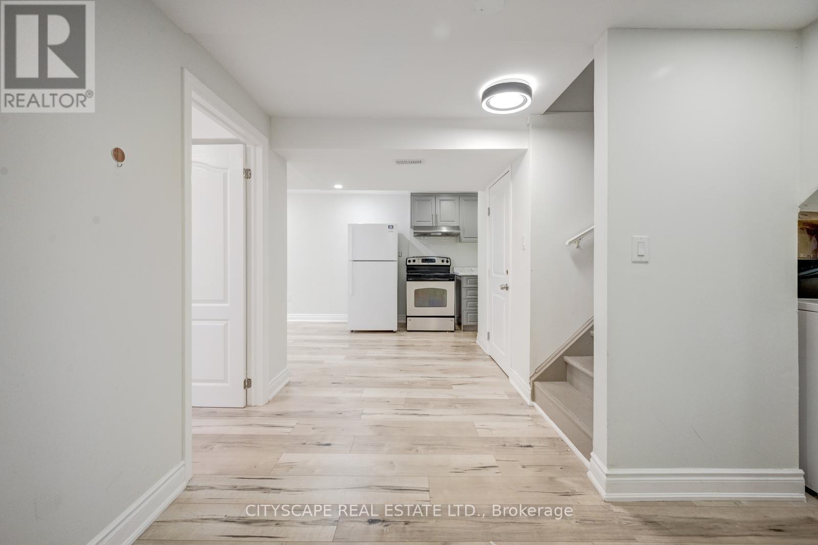 65 MULLIS CRESCENT - 40