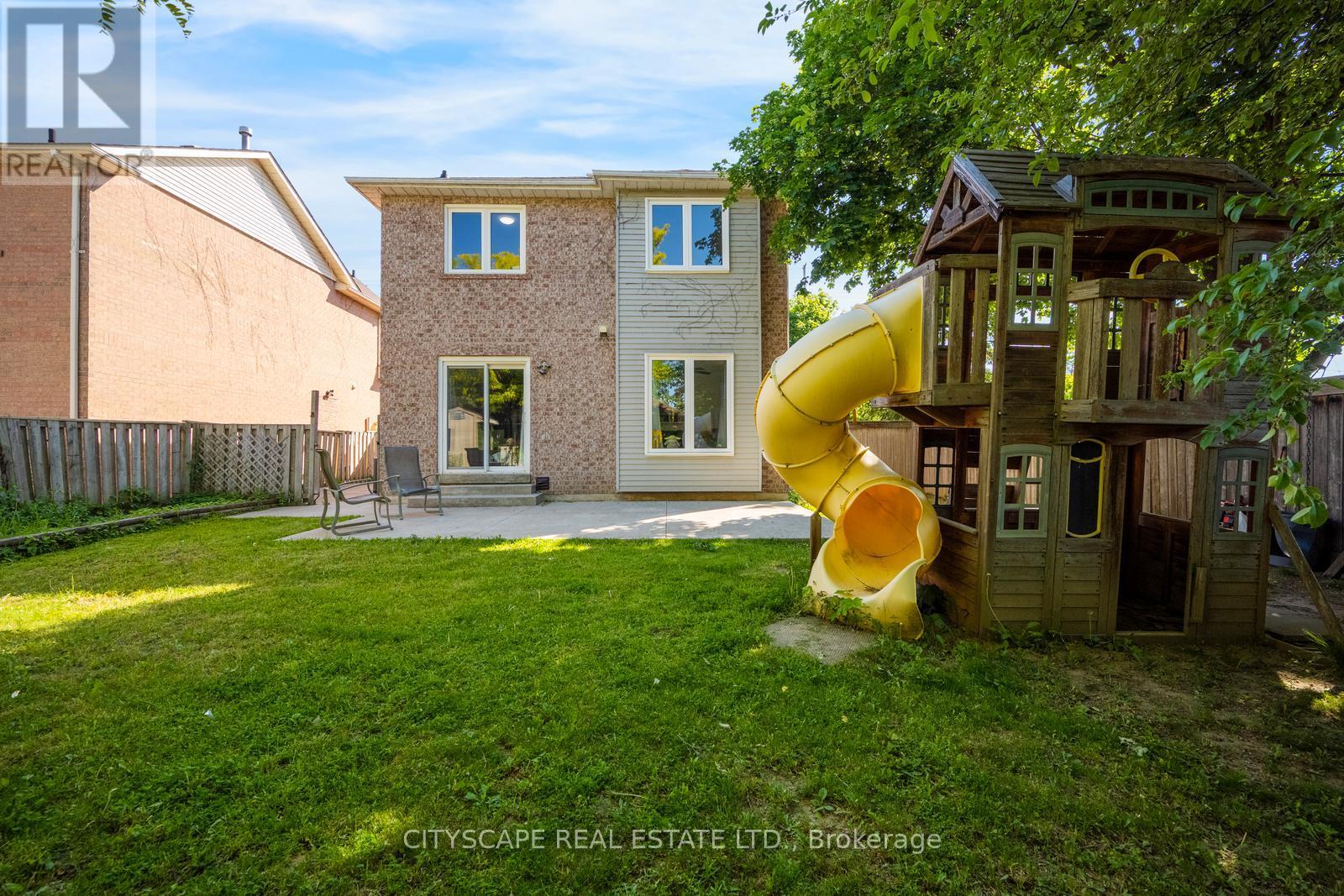 65 MULLIS CRESCENT - 43