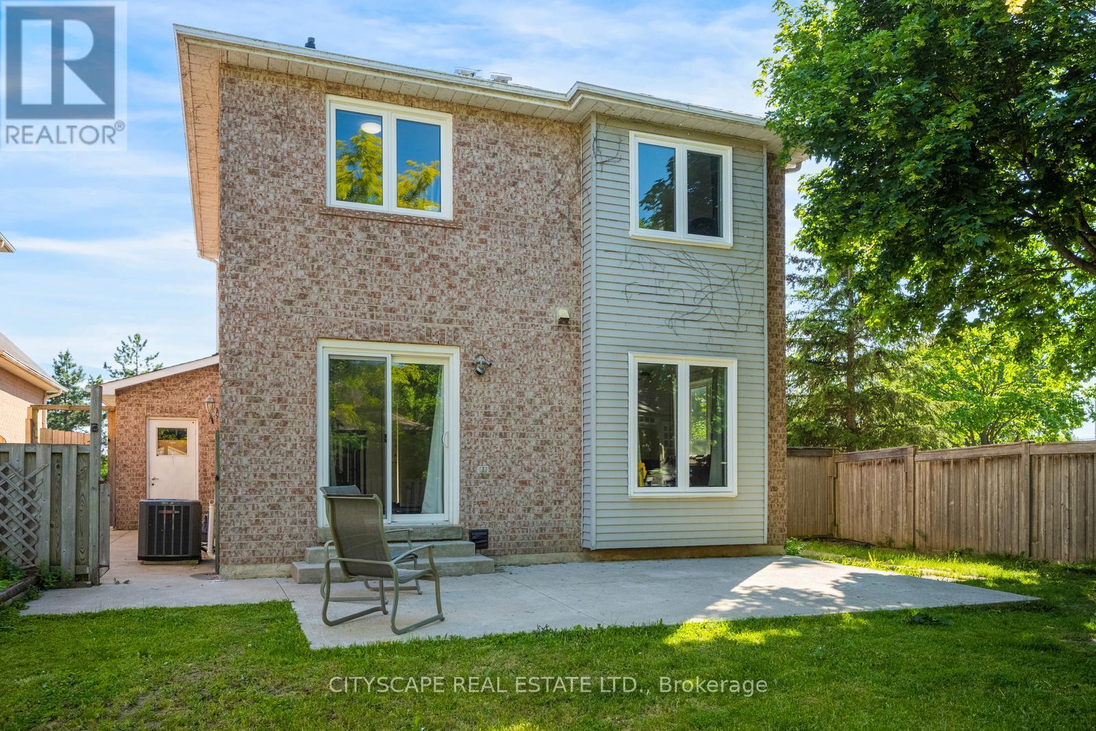 65 MULLIS CRESCENT - 45