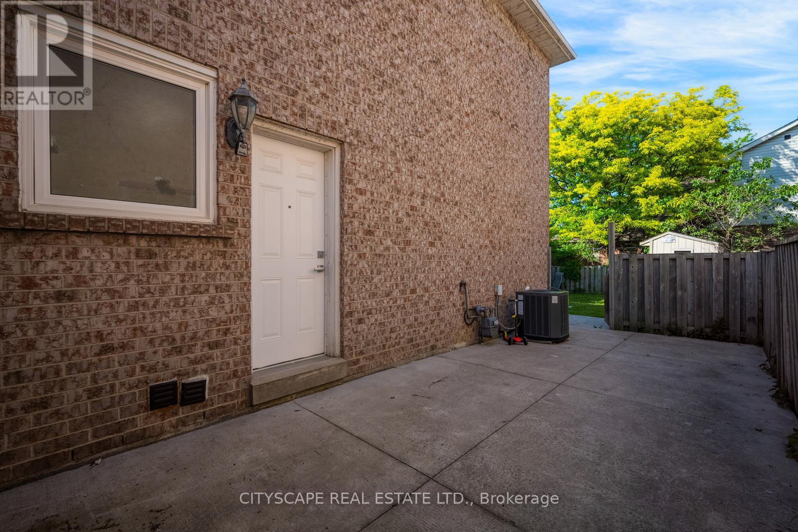 65 MULLIS CRESCENT - 48