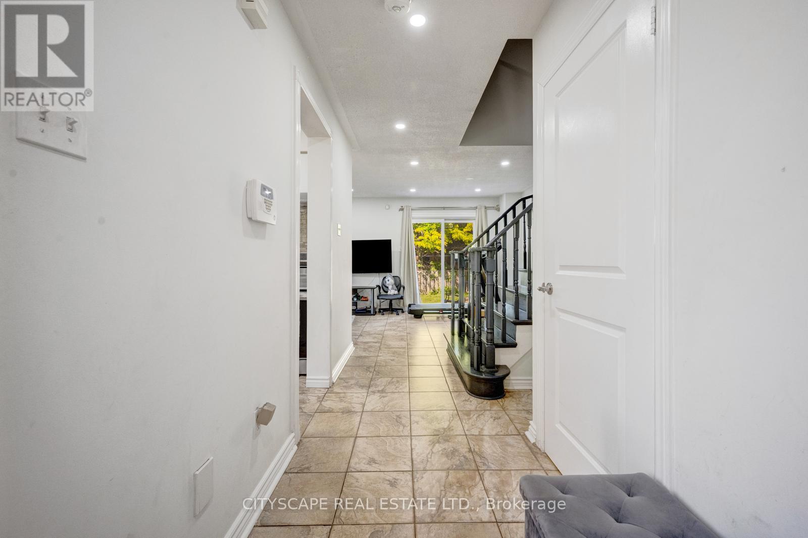 65 MULLIS CRESCENT - 8