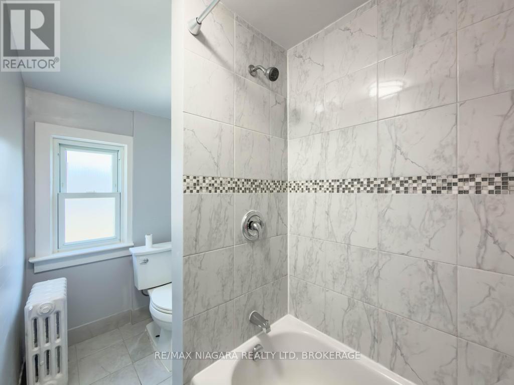 5576 DESSON AVENUE - 21