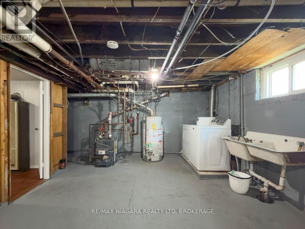 5576 DESSON AVENUE - 33
