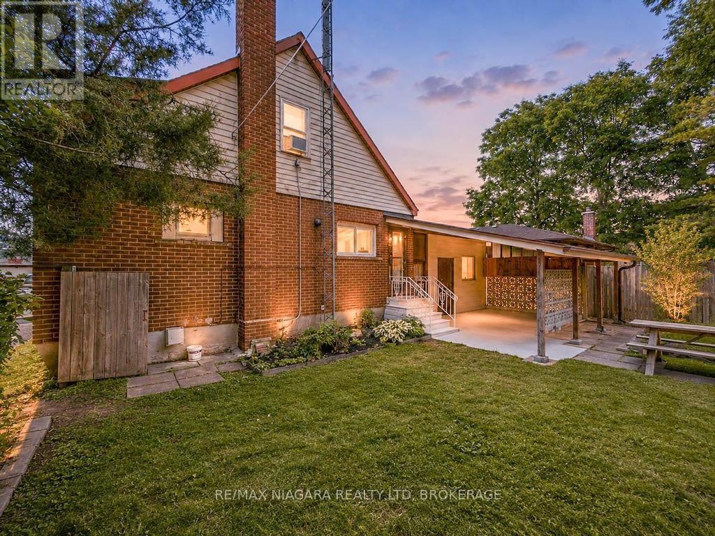 5576 DESSON AVENUE - 36