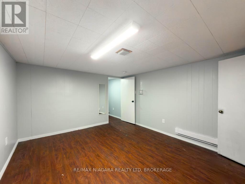 5576 DESSON AVENUE - 32