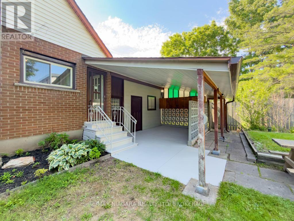 5576 DESSON AVENUE - 40