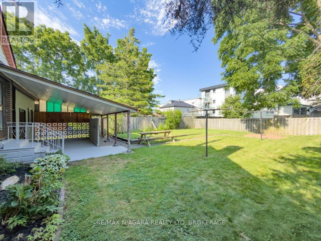 5576 DESSON AVENUE - 38