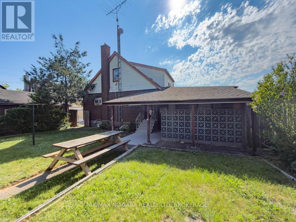 5576 DESSON AVENUE - 45