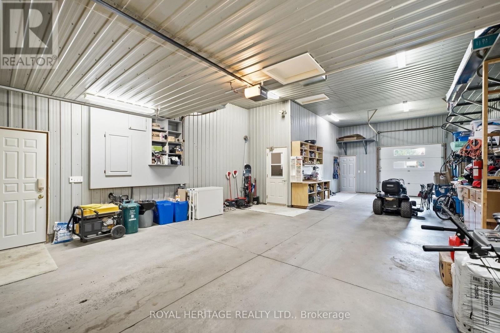 2434 WALLBRIDGE LOYALIST ROAD - 32