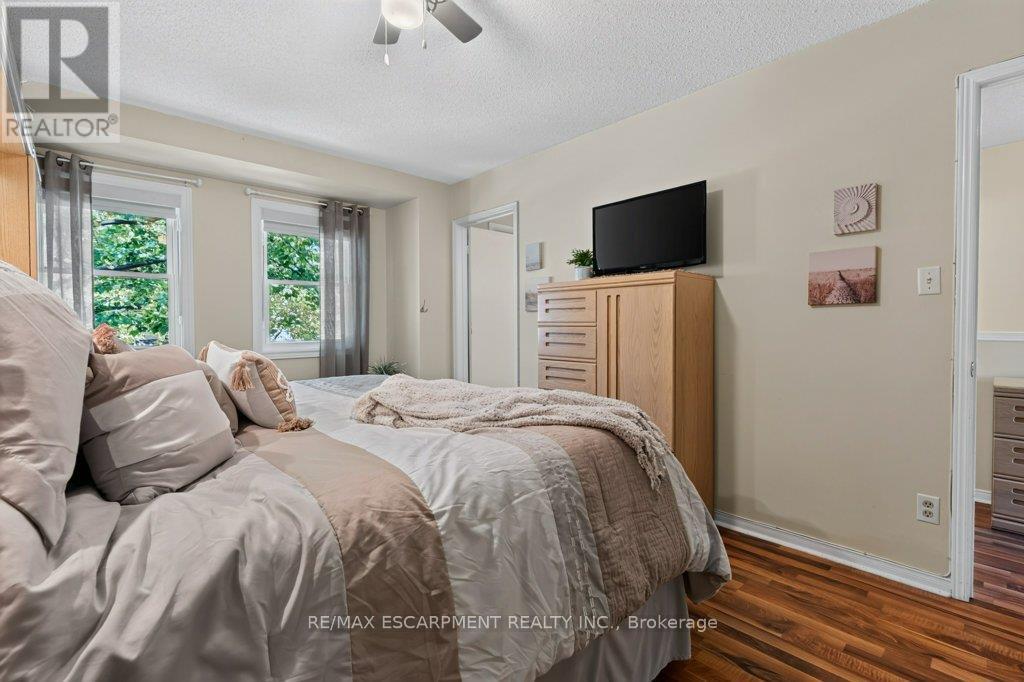 #55 55 KERMAN AVENUE - Image 11