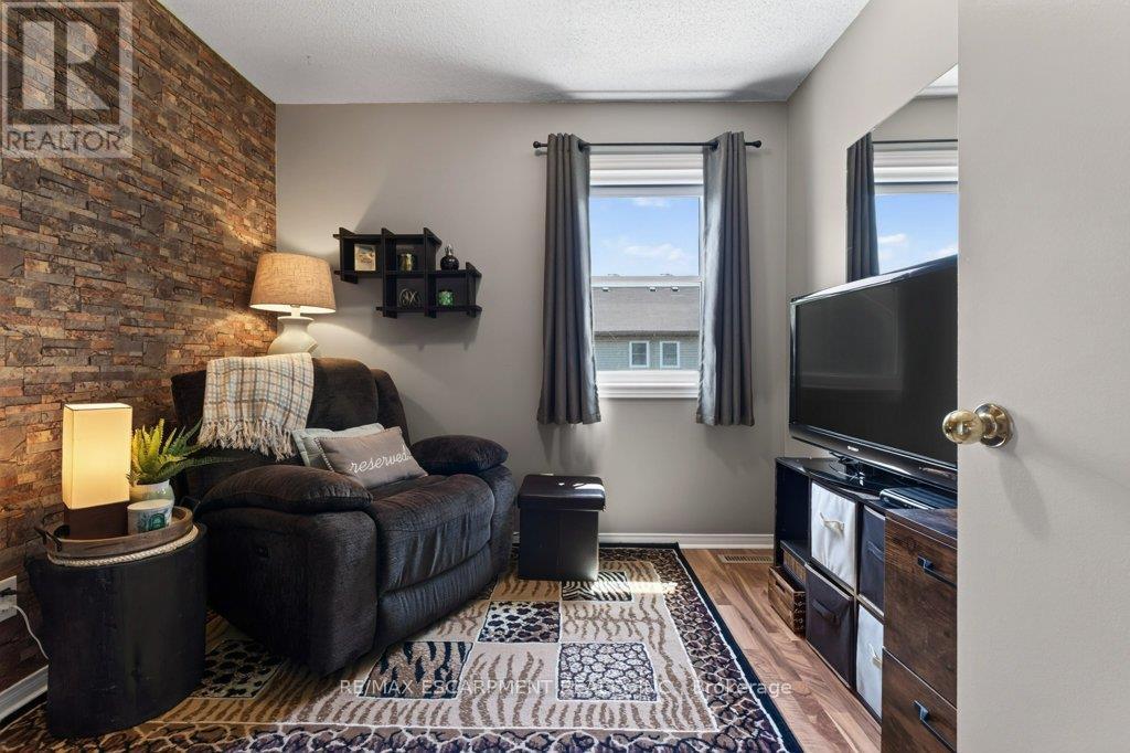 #55 55 KERMAN AVENUE - Image 15