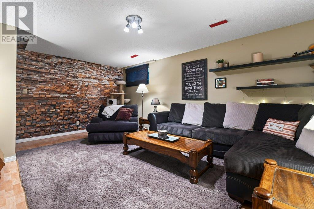 #55 55 KERMAN AVENUE - Image 17