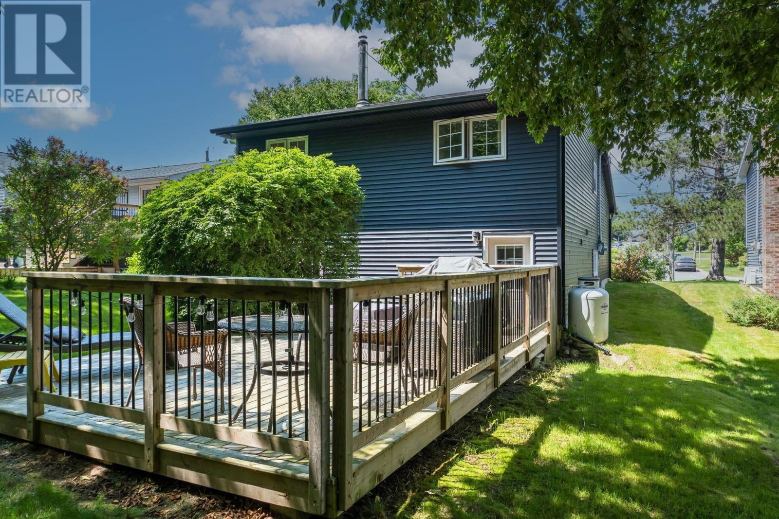 Property 40 of 51 of 44 Tantling Crescent