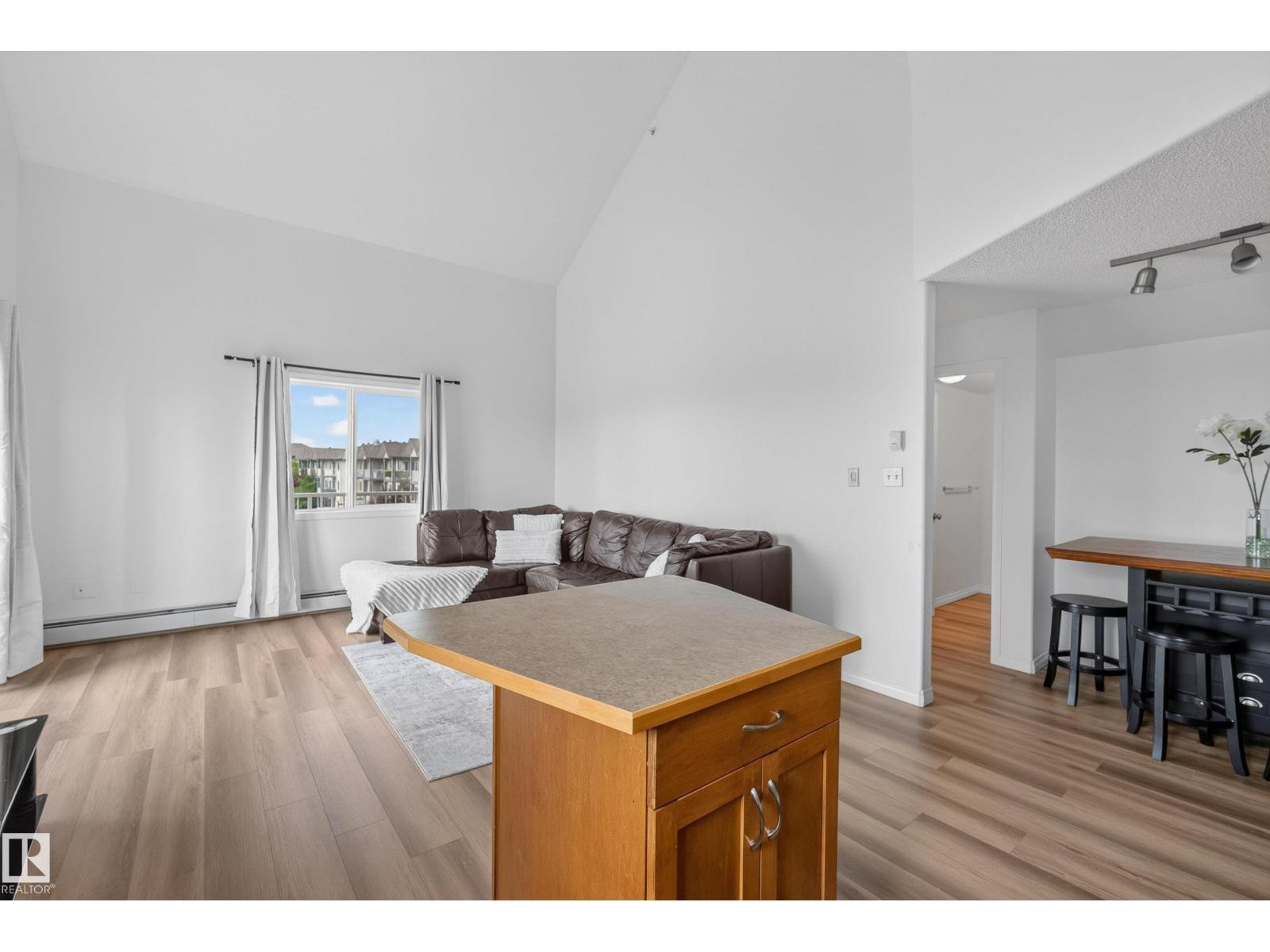 #430 3425 19 ST NW - 23