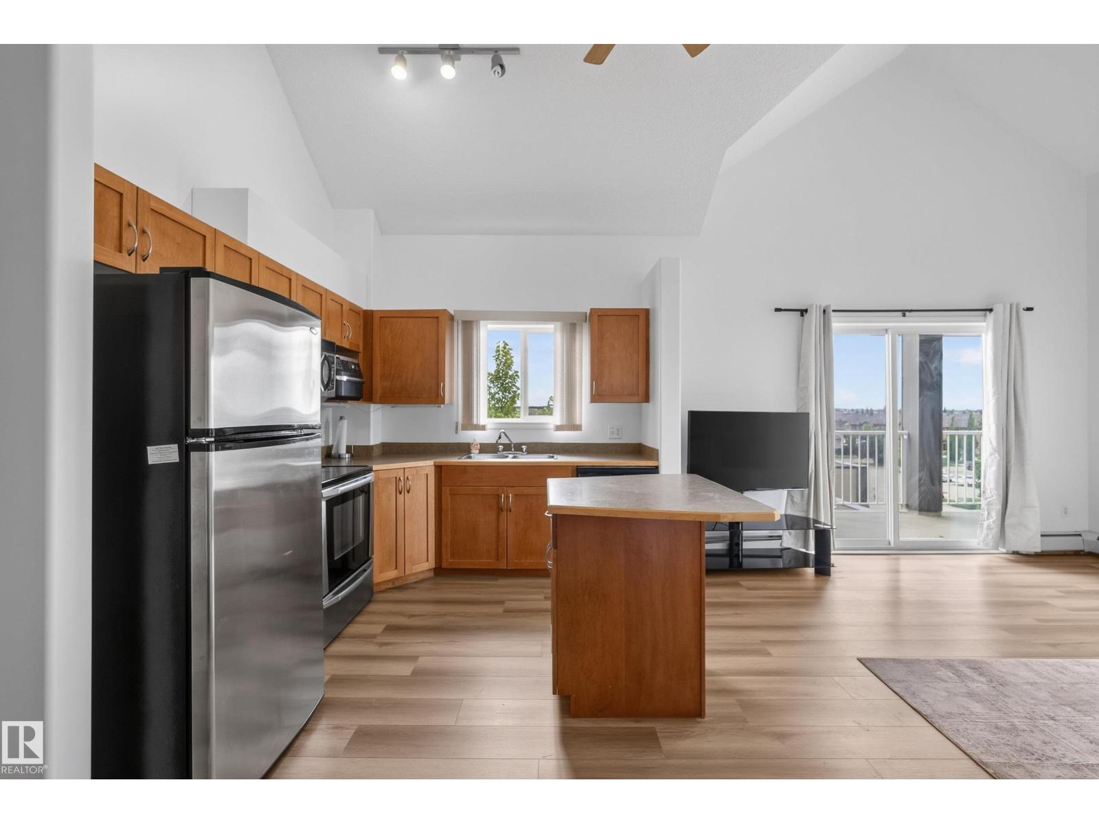 #430 3425 19 ST NW - 18