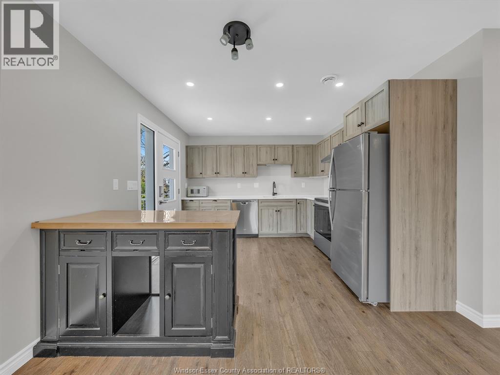 41 Mickle DRIVE - 42