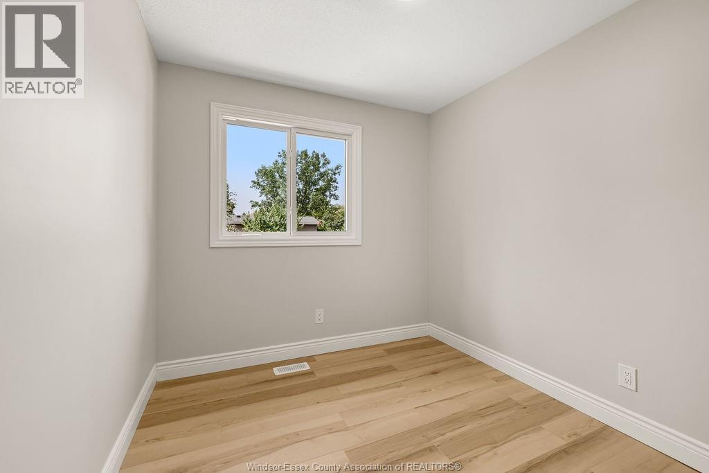 1175 HEATHFIELD - 13