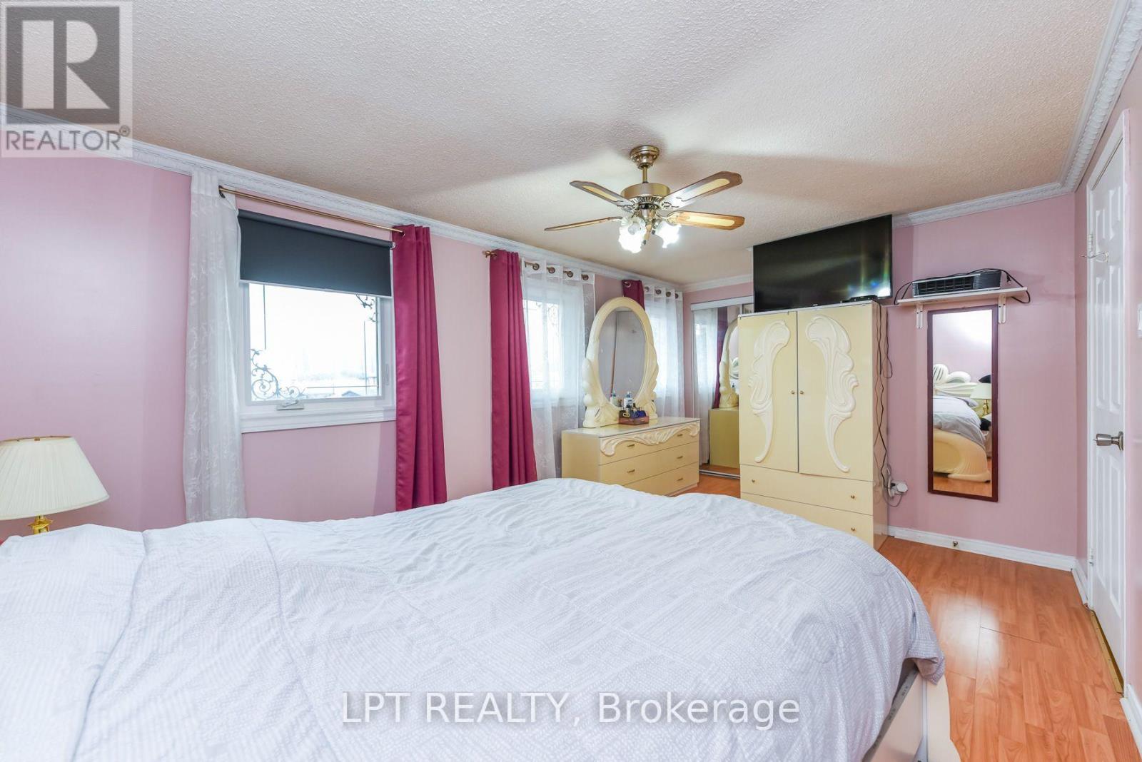 67 KAY DRIVE - Image 31