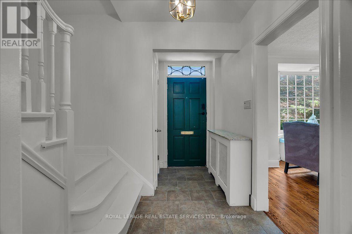 19 STRATHGOWAN CRESCENT - 4