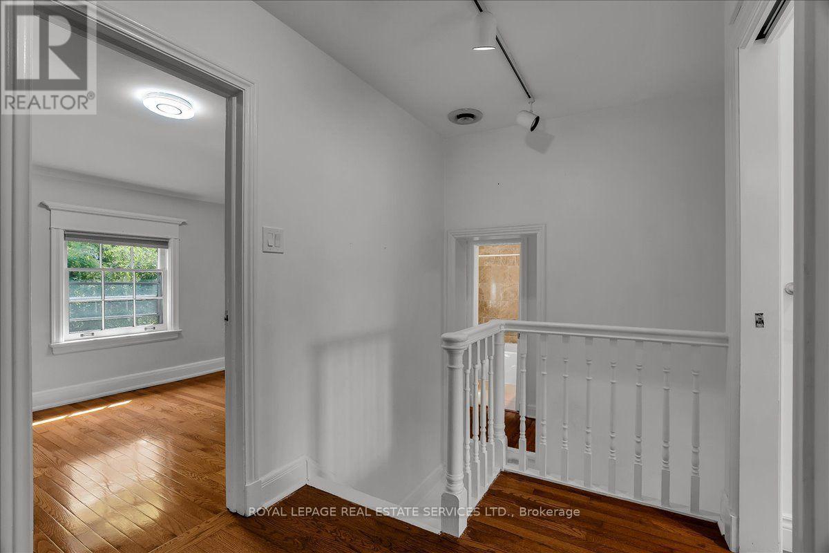 19 STRATHGOWAN CRESCENT - 20