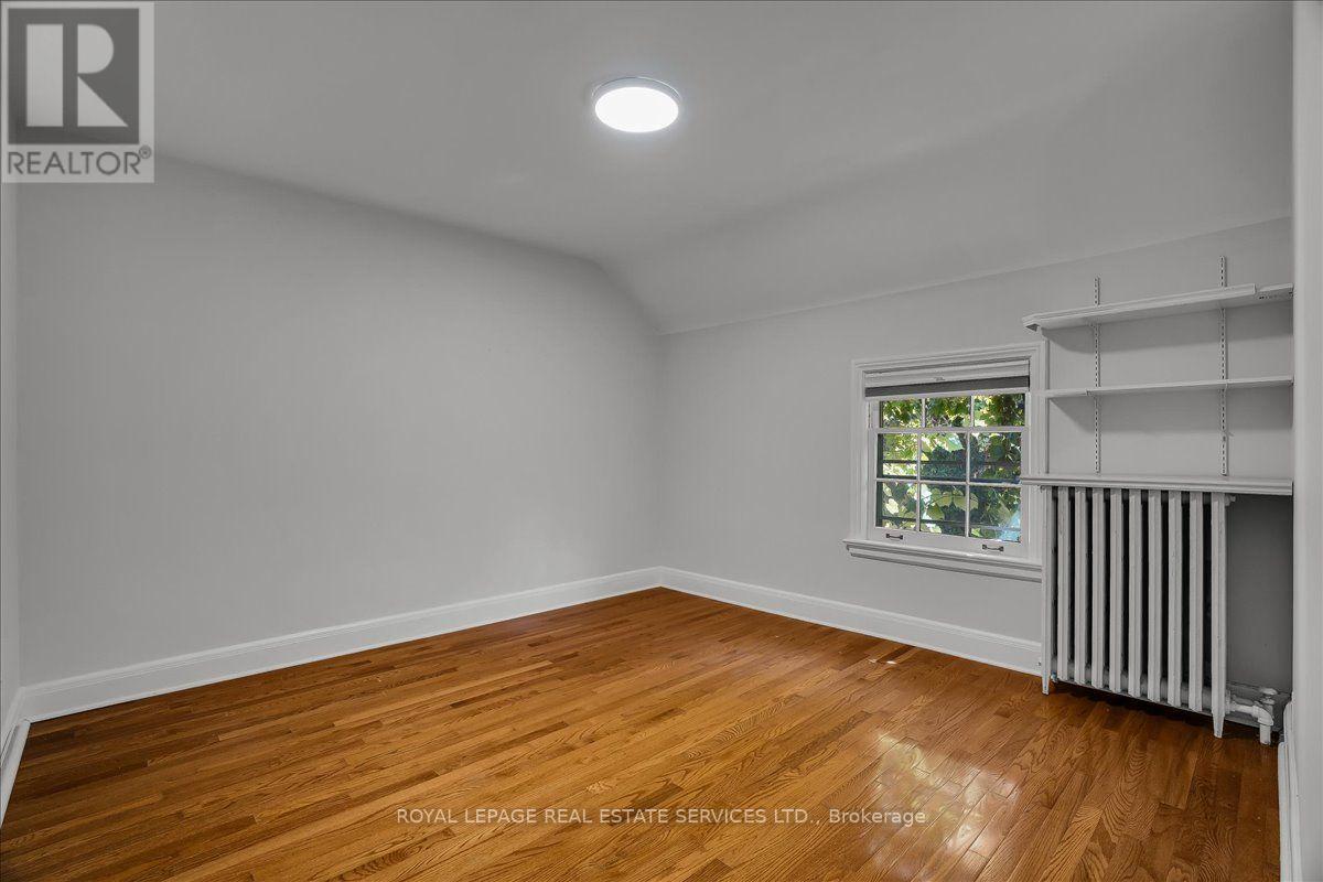 19 STRATHGOWAN CRESCENT - 24