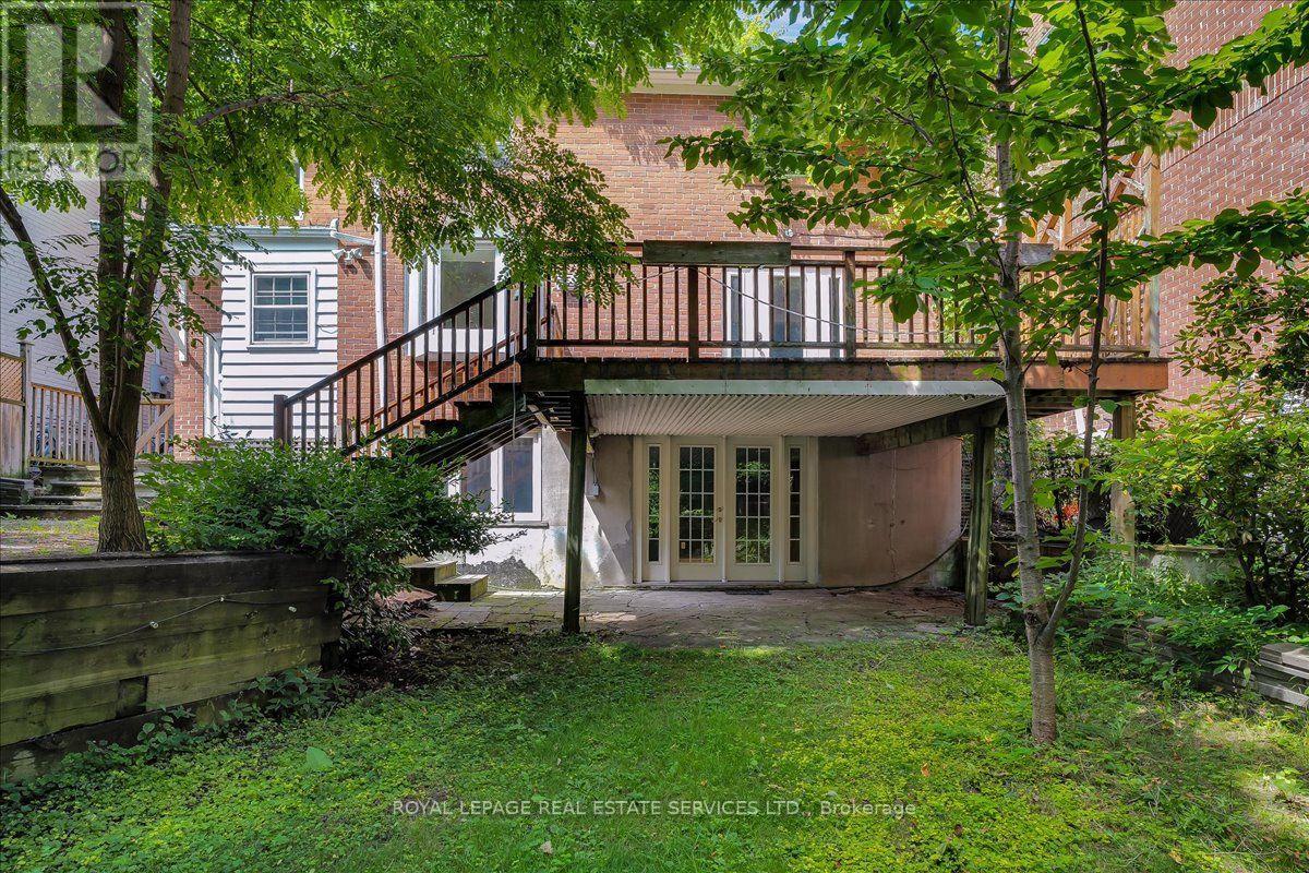 19 STRATHGOWAN CRESCENT - 39