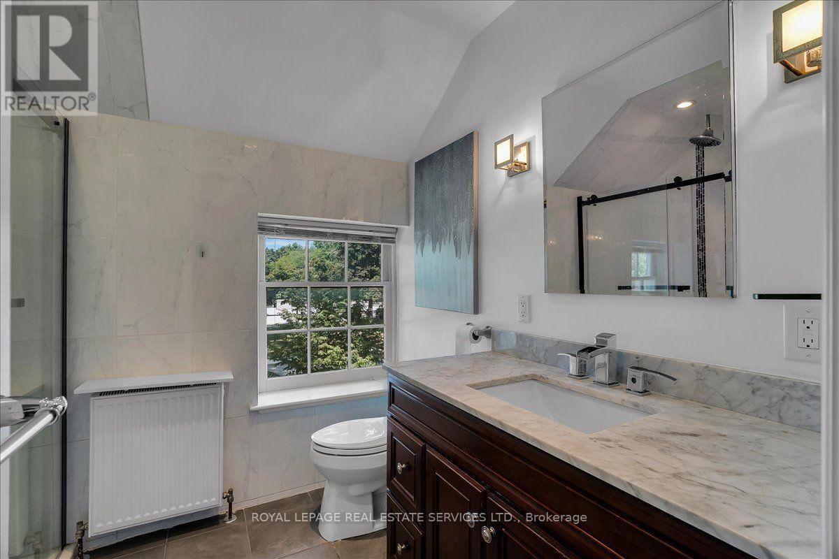 19 STRATHGOWAN CRESCENT - 22