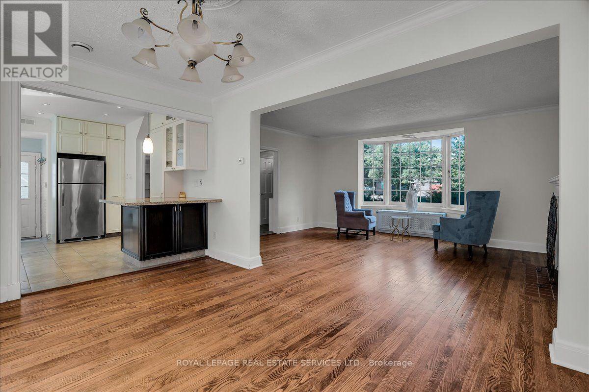 19 STRATHGOWAN CRESCENT - 9