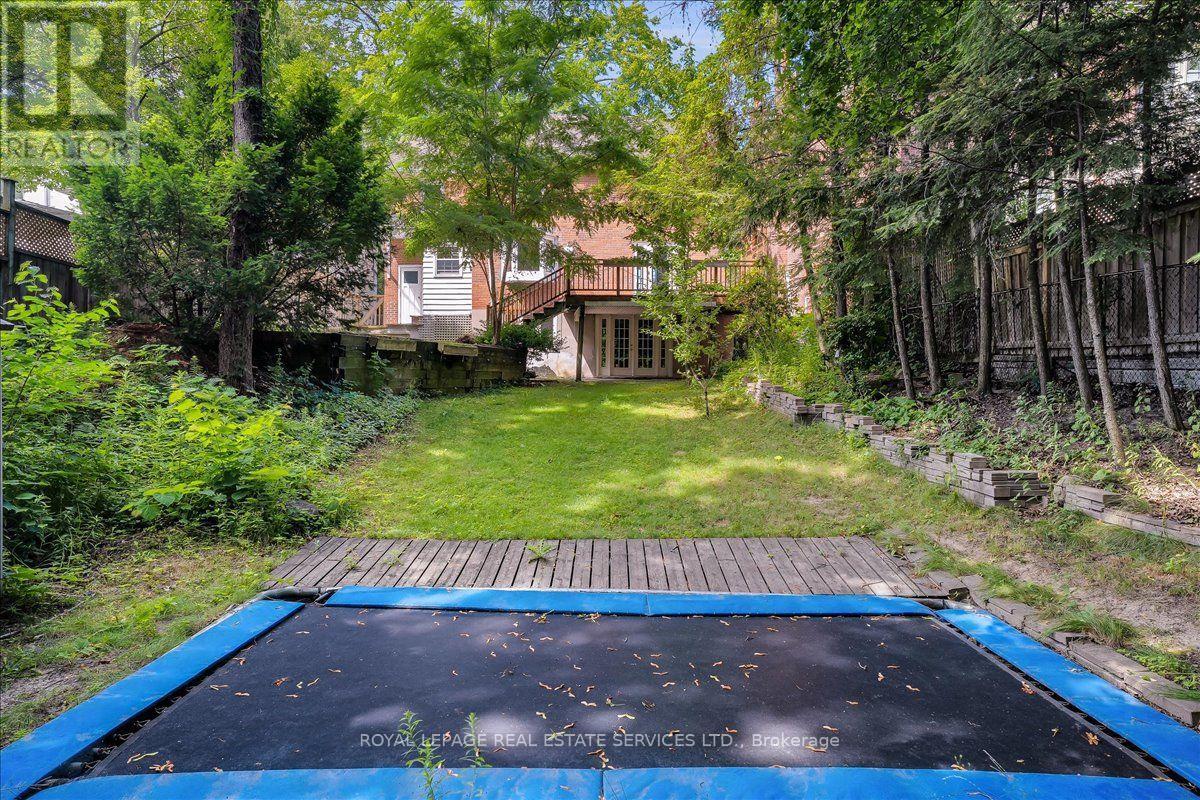 19 STRATHGOWAN CRESCENT - 44